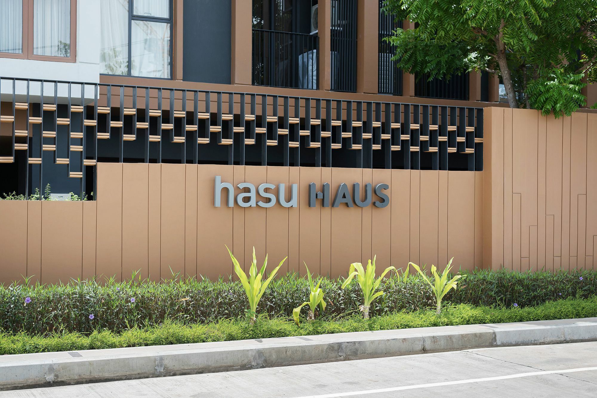 Hasu Haus By Favstay バンコク都 エクステリア 写真